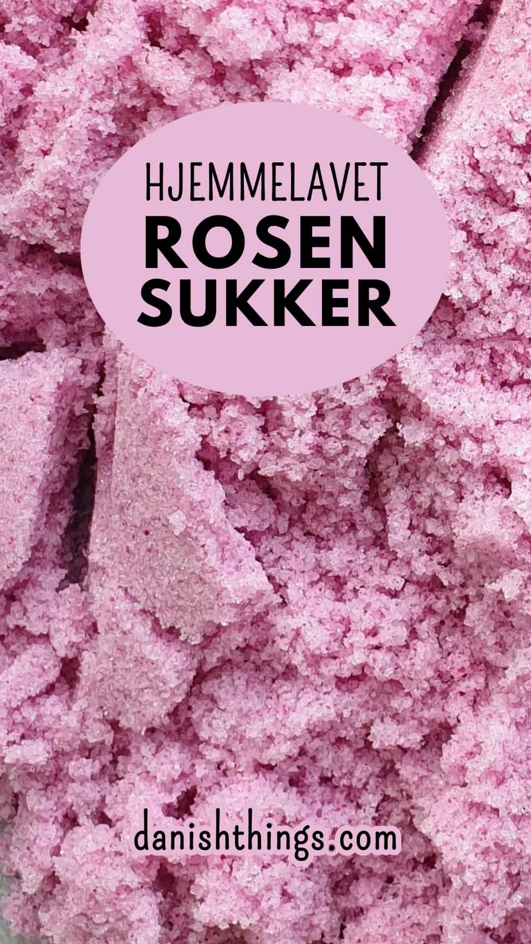Lav lækkert, velsmagende rosensukker, en koncentreret bombe af velsmag, perfekt til (lag)kager, pandekager, marengs, flødeboller, is og desserter eller drikke som saftevand, drinks og te. Find opskrifter, gratis print og inspiration til årets gang på danishthings.com #DanishThings #hybenrose #hybenrosesukker #rosensukker #rose #roser #sukker #rosenflormelis #flormelis #sukkerknald #blomster #spisnaturen #spiseligeblomster
