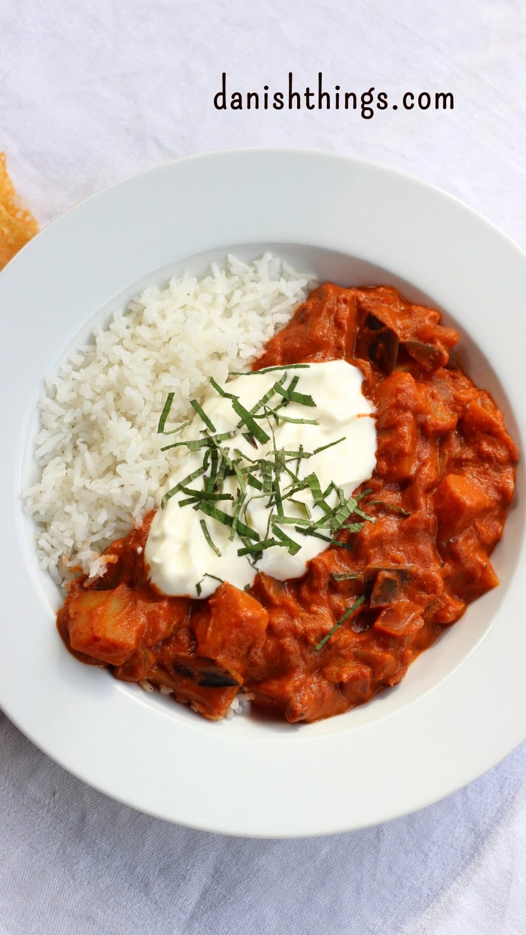 How to make seasonal potato curry - get the ultimate basic recipe Potato Curry with aubergine and courgette - and a little pineapple sage on top of the Greek yoghurt and a little rice on the side © Christel Parby - danishthings.com #DanishThings #potatocurry #seasonalfood #vegetarian