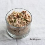 Lakserilette med bagt eller varmrøget laks og pisket cremefraiche 38%. En nem, luftig laksemousse til brød, frokost, forret eller appetizers. © Christel Parby - danishthings.com #DanishThings #lakserilette #laksemousse #laks #forret