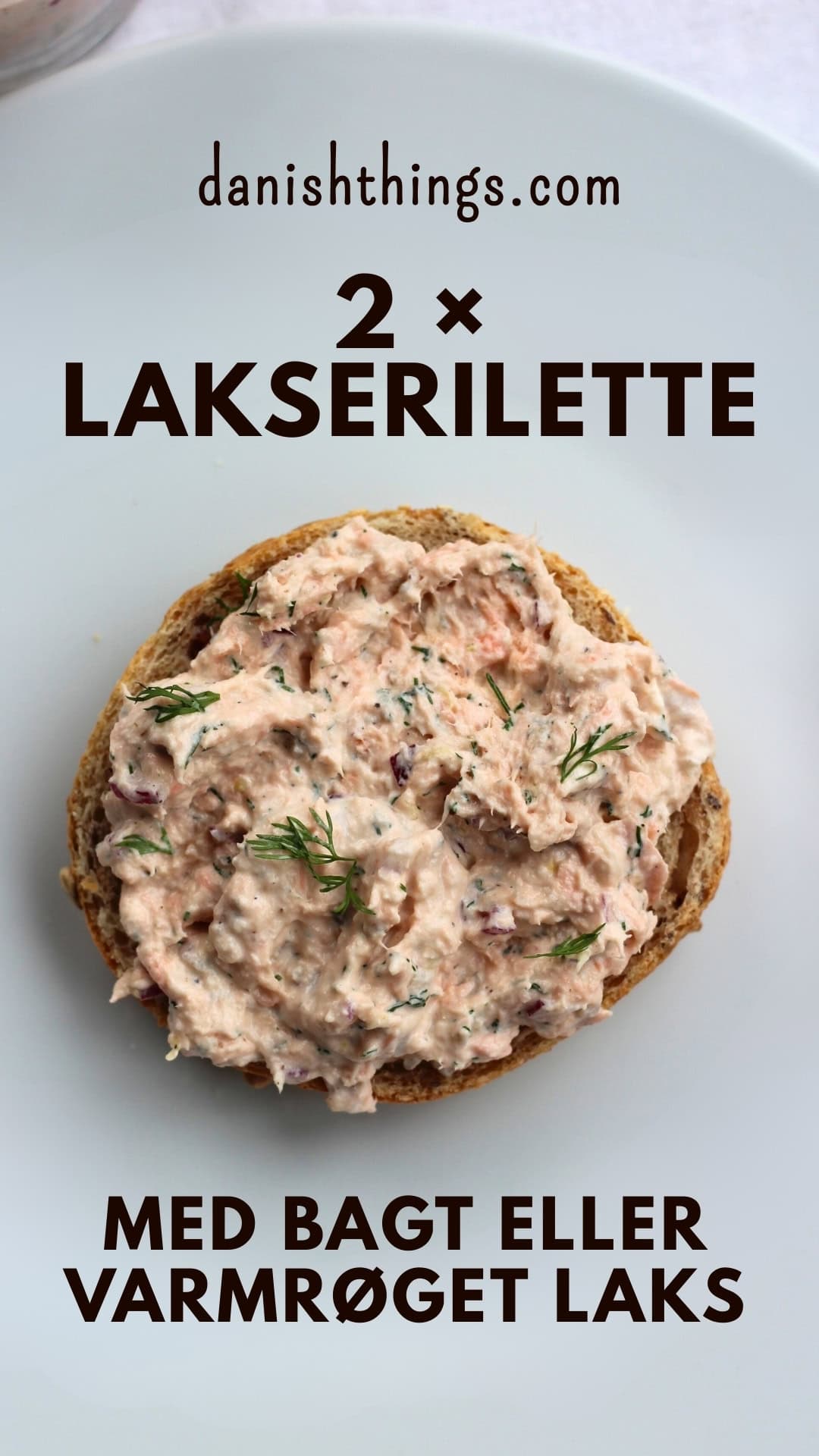 Lakserilette med bagt eller varmrøget laks og pisket cremefraiche 38%. En nem, luftig laksemousse til brød, frokost, forret eller appetizers. © Christel Parby - danishthings.com #DanishThings #lakserilette #laksemousse #laks #forret