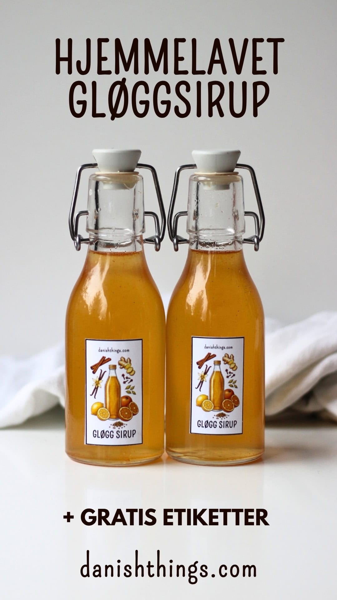 Æblegløggekstrakt og koncentreret gløggsirup (1:1) - den perfekte julegave! 🍎✨
Lær hvordan du laver en hurtig gløggekstrakt og en koncentreret gløggsirup, der kan bruges til alt fra klassisk gløgg og gløggspritz til te, sodavand og det søde køkken – både varm og kold.
Find opskriften, masser af anvendelsesmuligheder og gratis etiketter til print på danishthings.com
© Christel Parby
#DanishThings #gløggsirup #julesirup #gløggekstrakt #æblegløggekstrakt #hjemmelavetgave #æblegløgg #juleopskrifter #julehygge #gløgg #værtindegave #julesmag #opskrift #drinksirup
