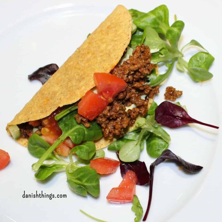 Taco fredag – nem mad til to dage 1 Taco fredag – nem mad til to dage 1. Her får du opskriften på en kødsovs med en hjemmelavet Tex-Mex-krydderiblanding og en avocadocreme som tilbehør. Den anden halvdel af kødsovsen bruges i en chiligryde i morgen. Find opskrifter, gratis print og inspiration til årets gang på danishthings.com © Christel Parby #DanishThings #taco #tacos #nemMad #MadTil2dage #TexMex #nem #aftensmad #hjemmelavet #krydderiblanding #madfrabunden #TexMexkrydderi #TexMexkrydderiblanding #blandingskrydderi #mad #detsaltekøkken #avocado #avokado #avocadocreme