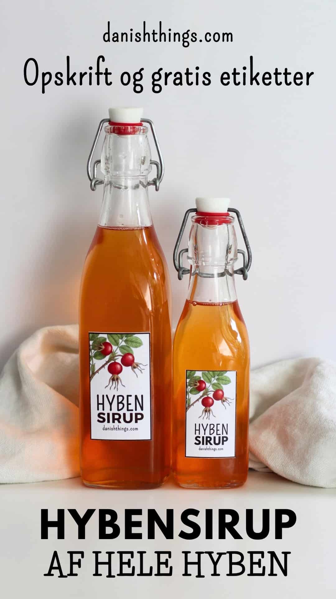 Hybenekstrakt og hybensirup af hele hyben – uden at fjerne kerner Hjemmelavet hybensirup på flasker med gratis etiketter fra danishthings.com. Lav sirup af hele hyben – find opskrift og etiketter til dine egne flasker på danishthings.com. © Christel Parby #DanishThings #hybensirup #etiketter #gratisprint #hjemmelavetsirup