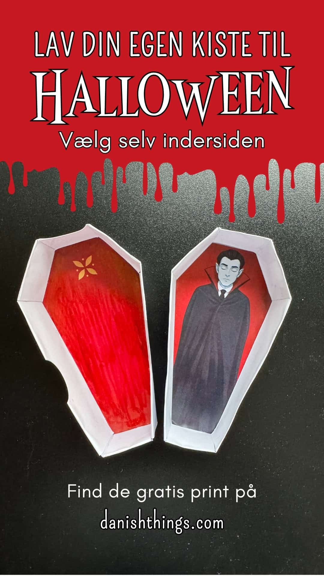 Kiste til Halloween – og (u)hygge. Her ser du en hvid kiste af papir med låget taget af, så både lågets og bundens røde indersider kan ses. I bunden ligger en sovende vampyr, mens lågets røde for har en lille dekorativ udsmykning. Lav din egen kiste af papir med gratis print og trin-for-trin-vejledning fra Danish Things.
Find opskrifter, gratis print og inspiration til årets gang på danishthings.com
© Christel Parby #DanishThings #kiste #vampyr #dracula #HalloweenDIY #Halloweenpynt #Papirkiste #GratisSkabeloner #Halloweenkiste #Papirpynt #GratisPrint #PrintSelv #KreativMedPapir #PapirDIY